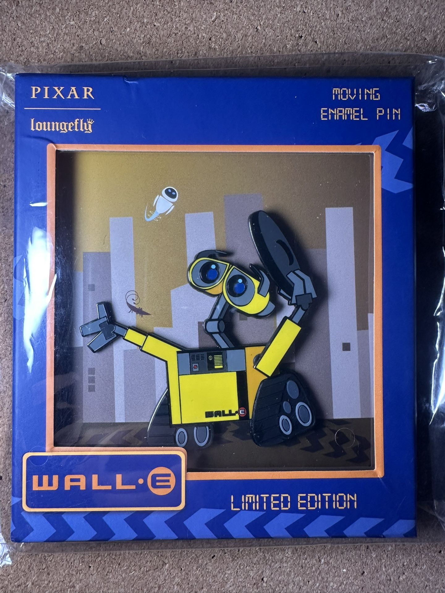 WALL-E LOUNGEFLY LIMITED EDITION PIN 500 PIECE