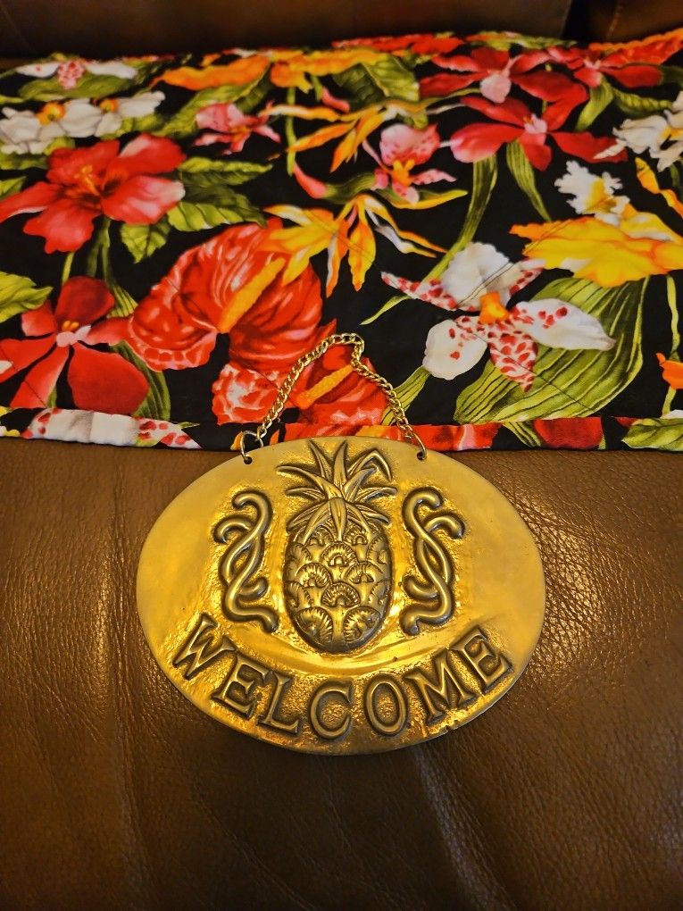 Solid Brass Pineapple Welcome Sign & Table Runner
