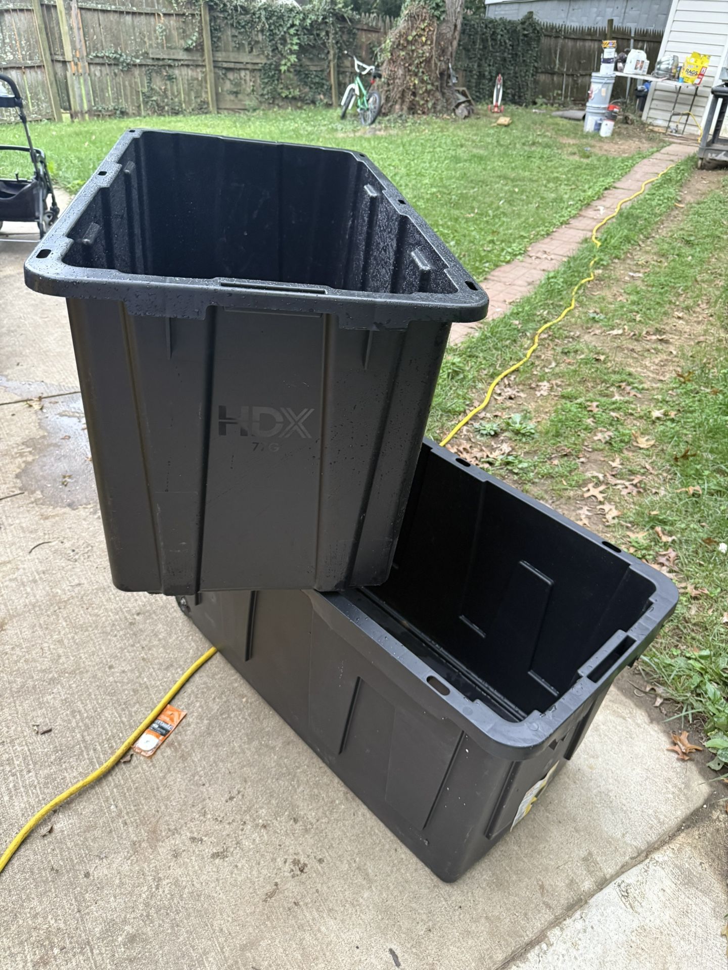 HDX 77g tough tote with wheel set of 2