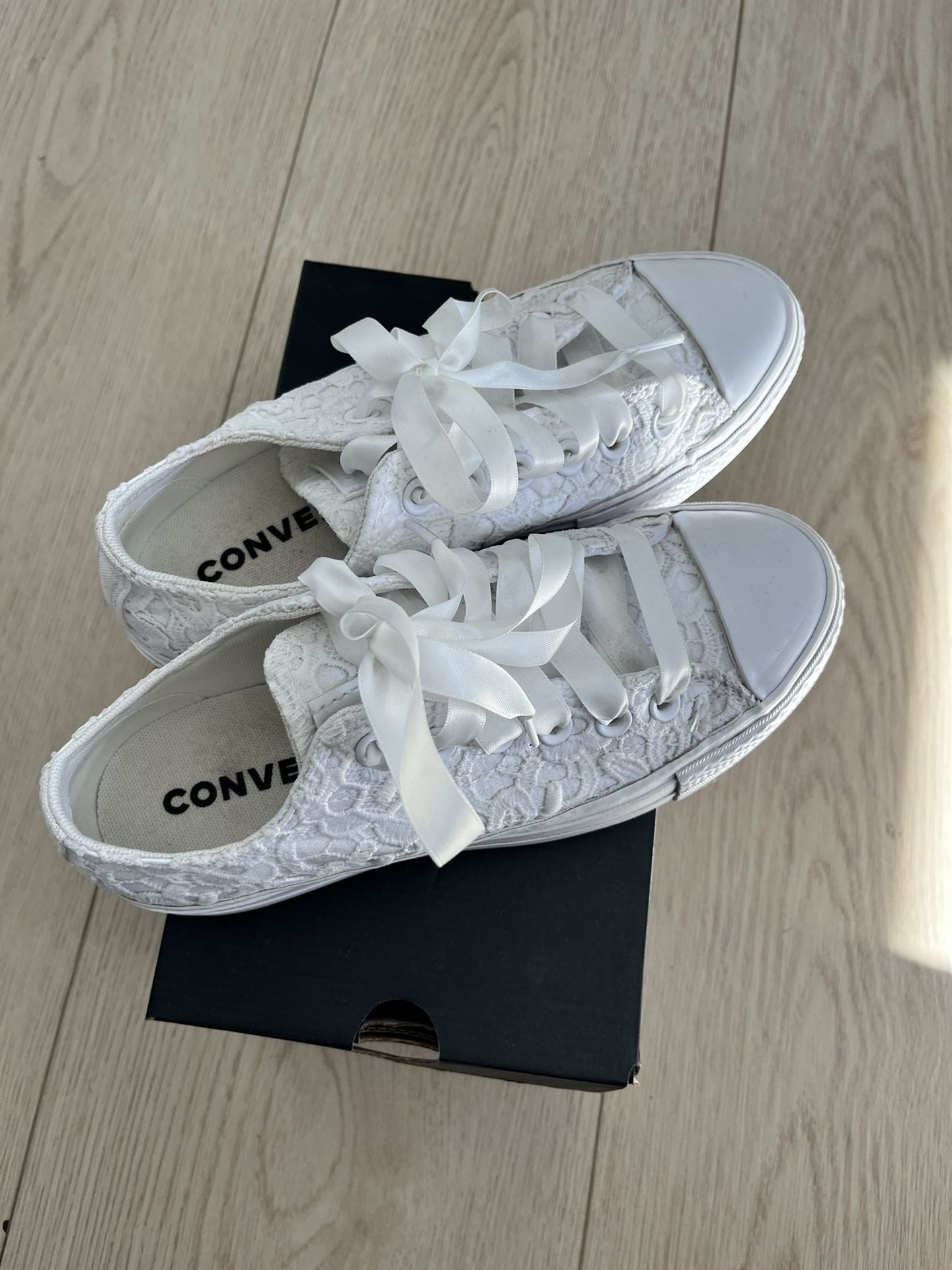 Converse - Women’s 6.5