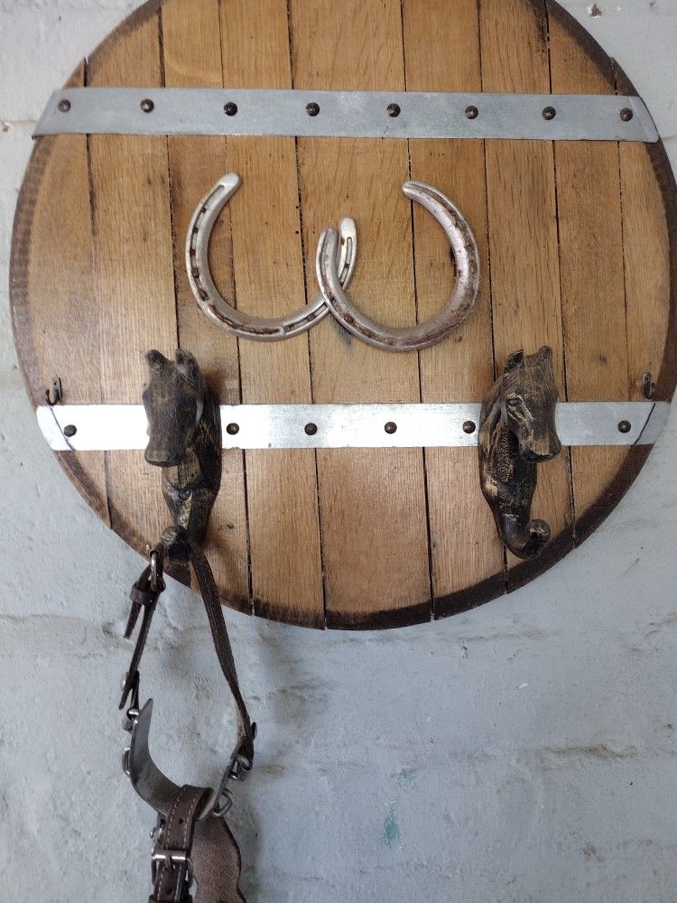 Caps And Keys Holders Some Lights Up