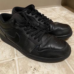 Black Nike’s