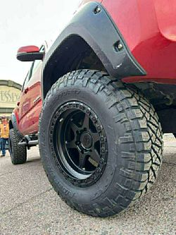 17x9 Rims and Tires 285/70/17