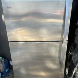 REFRIGERATOR WHIRLPOOL 33” Stainless Steel