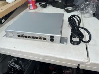 Ubiquiti UniFi US-8-150W 8-Port PoE Gigabit Switch 150W w Power Cord Tested Gray