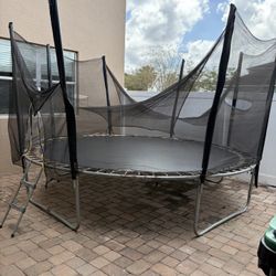 Trampoline 