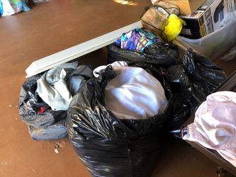 4 bags of clothings