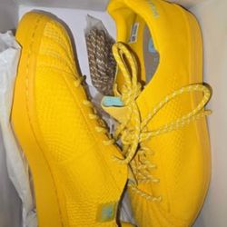 Unisex Adidas Human Race Size 10.5