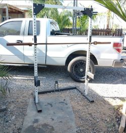 Squat rack with Olympic bar