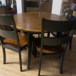 Round Wooden Dining Table with Foldable Sides + 4 Chairs 