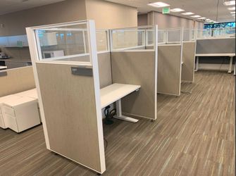 Haworth Compose 5x3x65 Glass Adjustable Tan