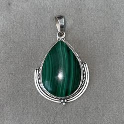 Vintage Handcrafted Sterling Silver (925) Teardrop Malachite Pendant