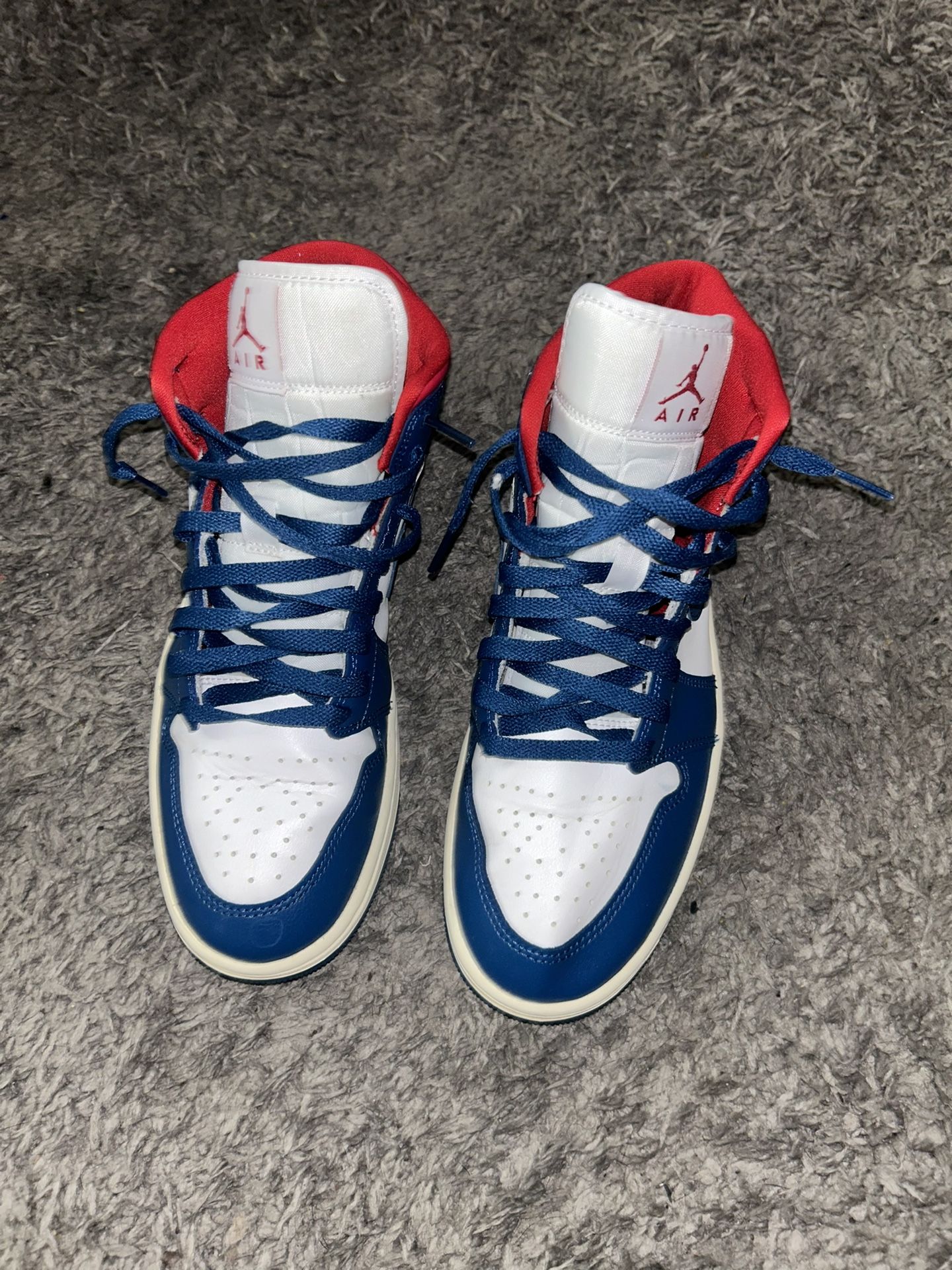 Women's Air Jordan 1 Mid  Size 10 