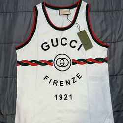 Gucci Size Medium New 
