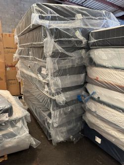 Lot of New Mattresses in Plastic Wrap 🚚WE DELIVER🚚