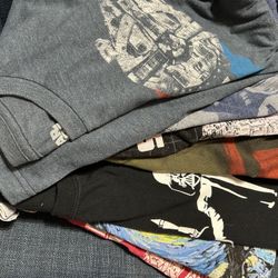 Men’s Medium- Lot Of Star Wars Shirts 