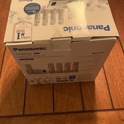 Panasonic Bluetooth Cordless Phone System 5 Handsets - KX-TGE475S