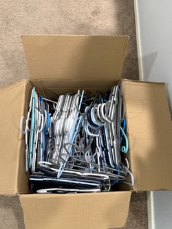 Kid hangers