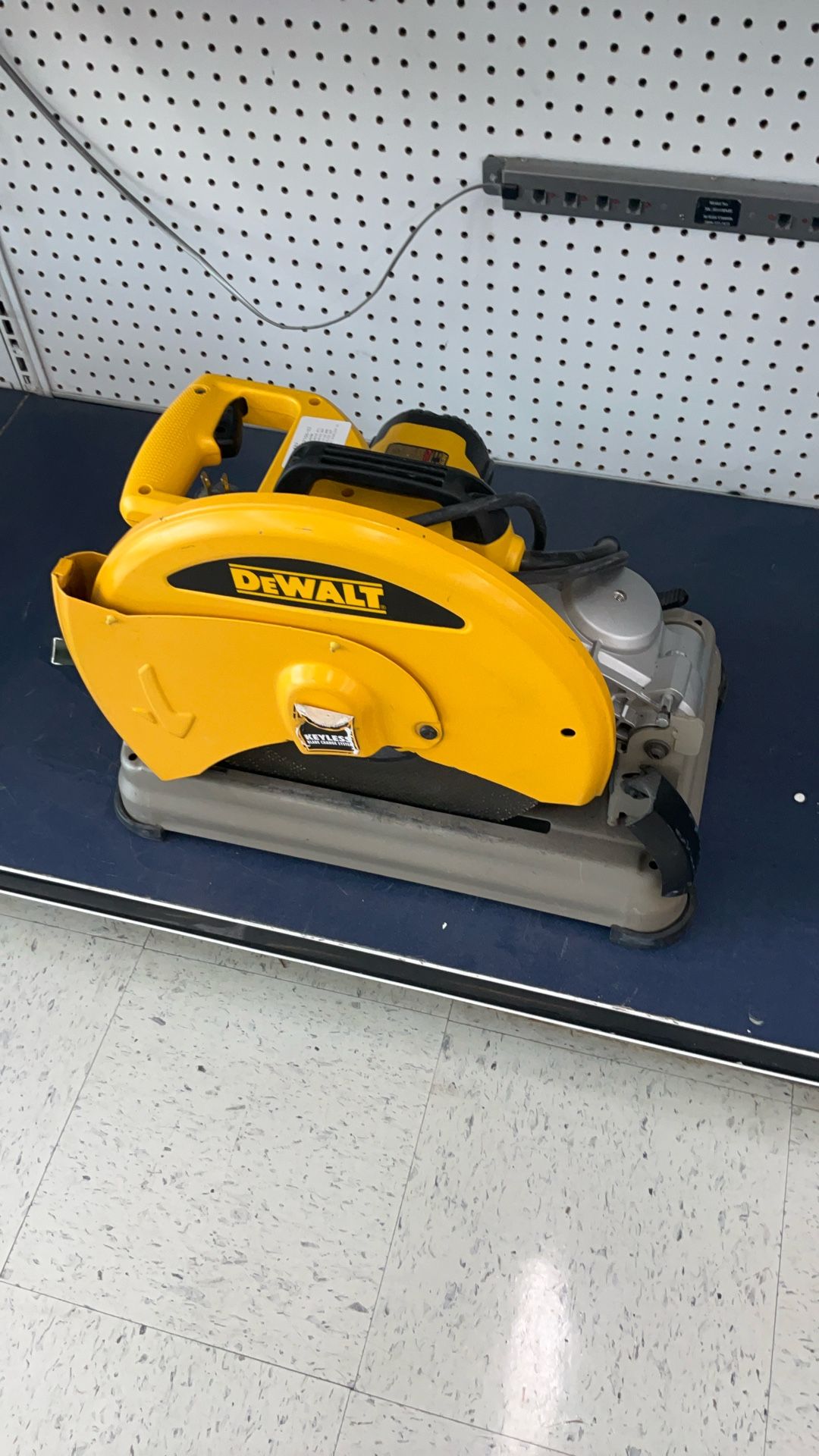 Dewalt Saw