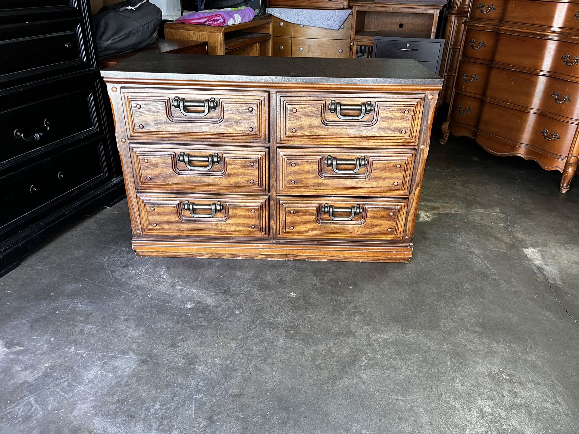 VINTAGE SMALL DRESSER✅✅✅
