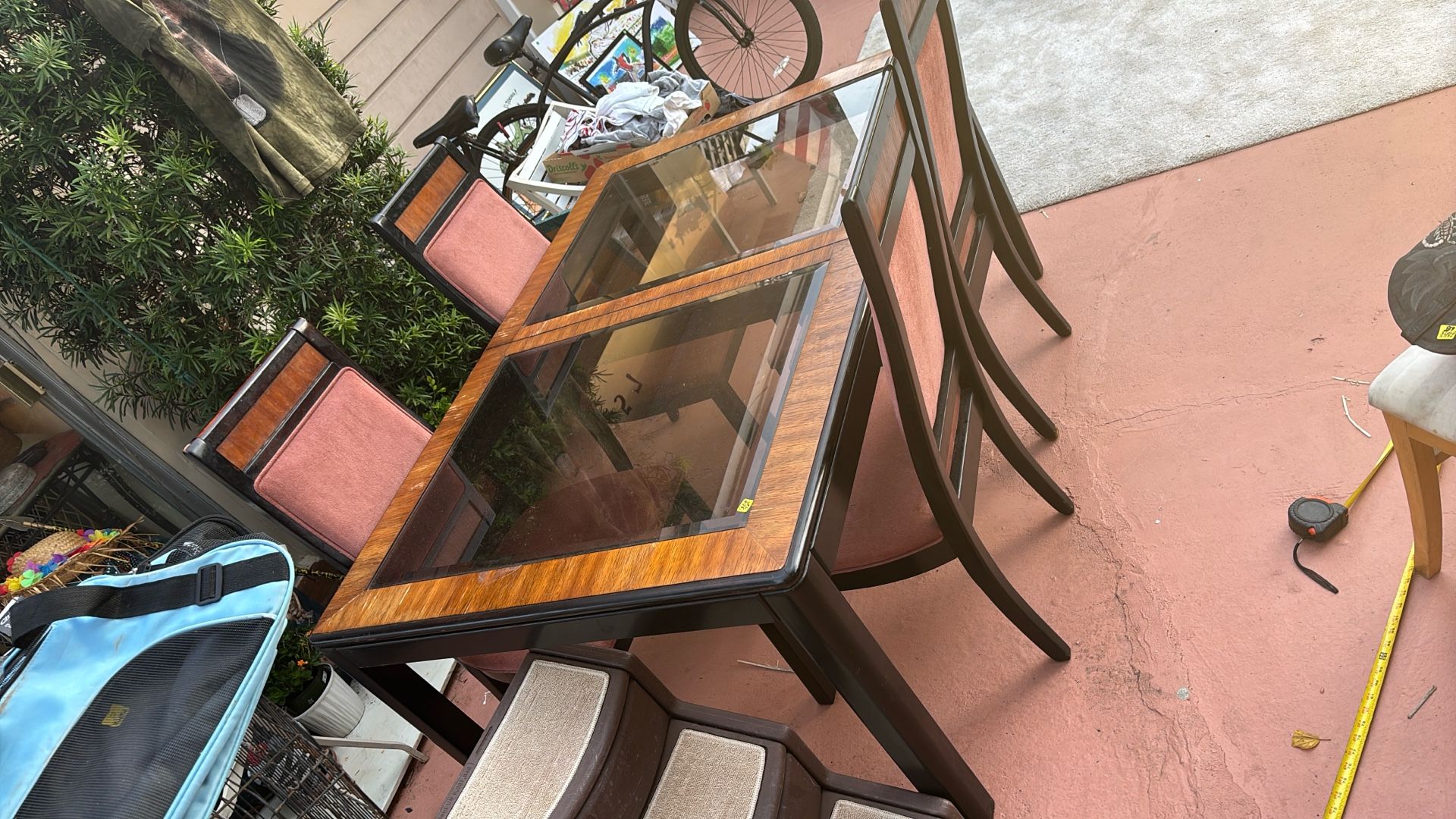 Dining Room Set/table / 4 Chairs& Pet Stuff
