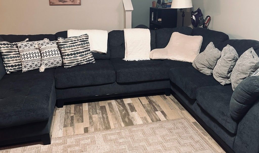Ashley's 3 Piece Sectional Charcoal Gray