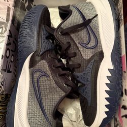 Kyrie Basketball Shoes Size 12