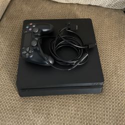 PlayStation 4 slim 