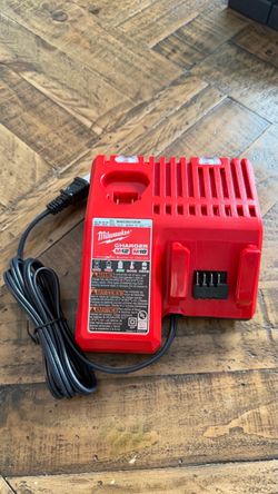 Milwaukee Dual M12 and M18 Battery Charger