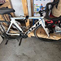 Fuji Transonic 2.8 LE road bike