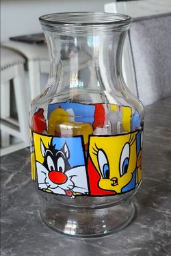 Looney Tunes TM Warner Bros 48 oz Carafe Vintage 1994 Anchor Hocking