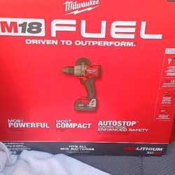 MilwaukeeHammer Drill/Driver 
