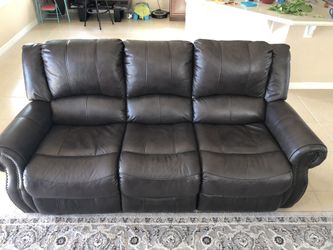Mint Recliner Sofa - Faux Leather - Excellent condition