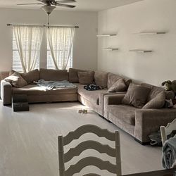 Sectional & Oversized Chair