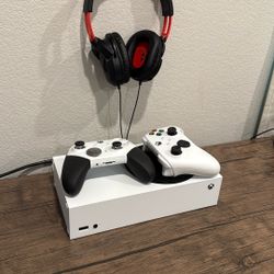 Xbox Series S With Pro Remote Series 2