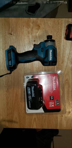 Taladro de impacto makita con su bateria