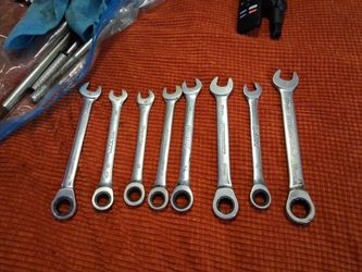 Metric ratchet renches