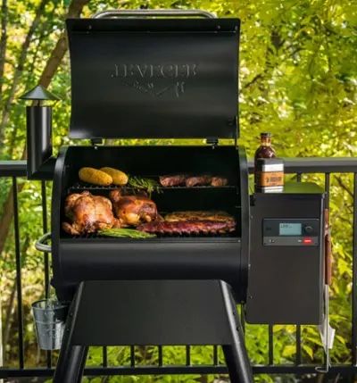 Traeger Grills Pro 575 Wood Pellet Smoker Grill with Cover