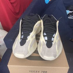 Yeezy 700 Glow In The Dark
