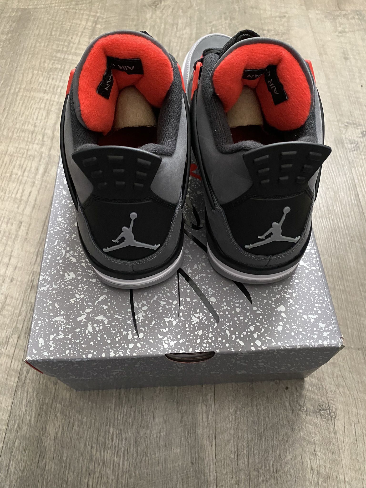 Jordan 4 Infrared Size 9  & Accessories