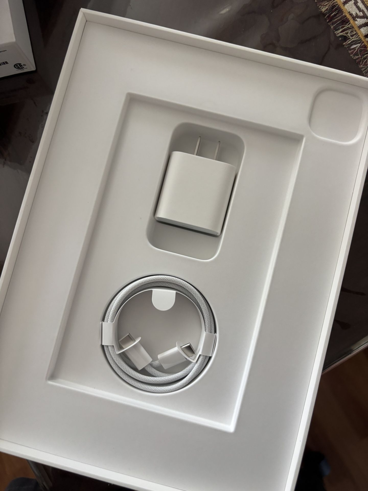 iPad Pro 4th 11” Box With Charger
