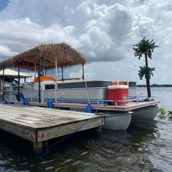 Pontoon Boat Tiki Bar Perfect For Business Or Enjoy With Family. Completely Renovated In Perfect Shape