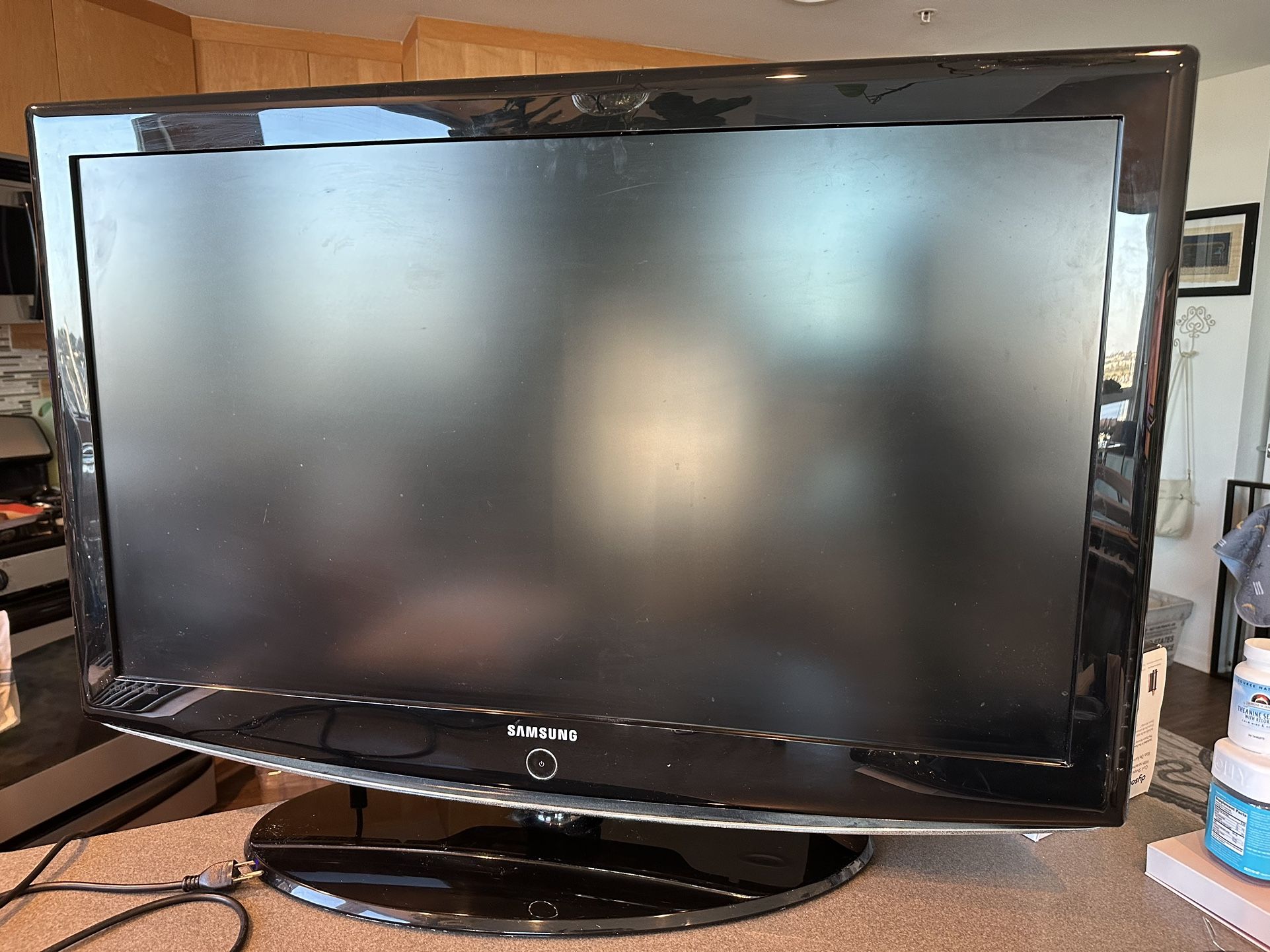 Samsung 40 Inch LCD TV Television 