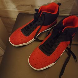 MENS SNEAKERS SIZE 9 DREAM SEEK 5.00