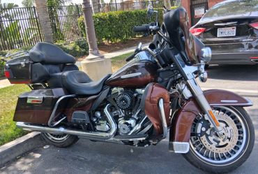 2011 Harley-Davidson  w/ 75 original miles electrica glide ultra limited