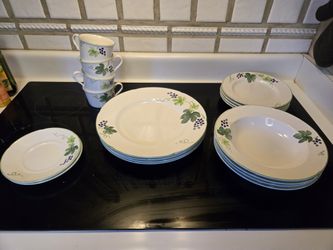 Mikasa Napa Valley Dinnerware set