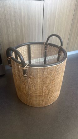 Accent Decor Townes basket