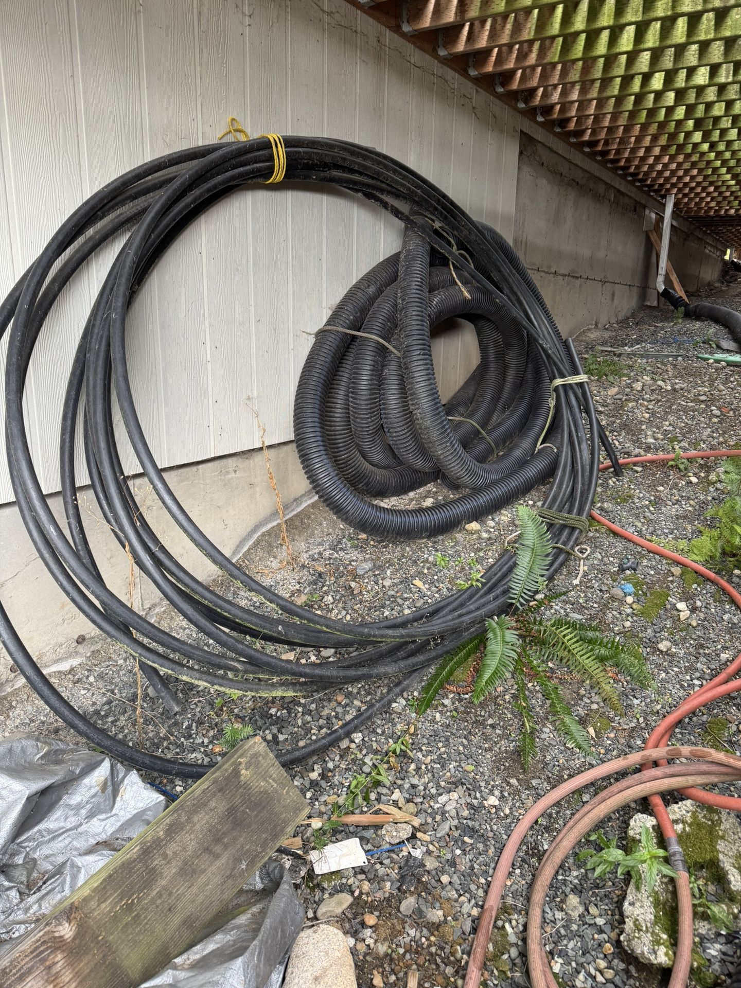 Corrugated Drainage Pipe And Water