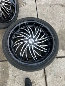 Used 6 lug DNK 24-inch Wheels 6x139.7/135 with 305/35R24 Fullway Tires