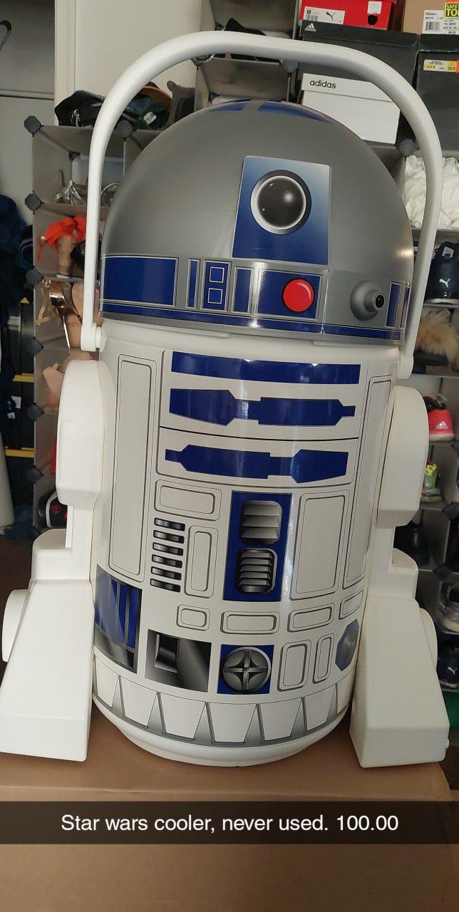 Star Wars R2D2 PORTABLE Cooler Never Used.